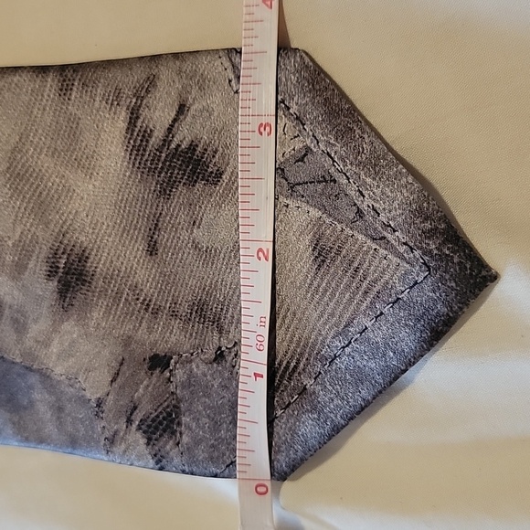 Gianfranco Ferre Vintage 100% Silk Tie - Picture 7 of 7